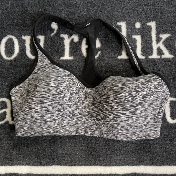 Lululemon speed up bra 8 - Picture 2 of 10